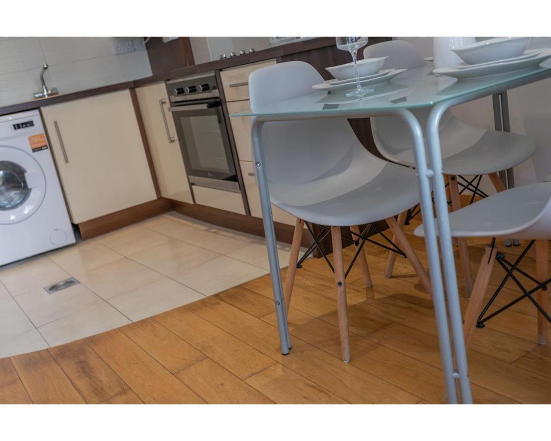 Central Belfast Apartments Eden מראה חיצוני תמונה